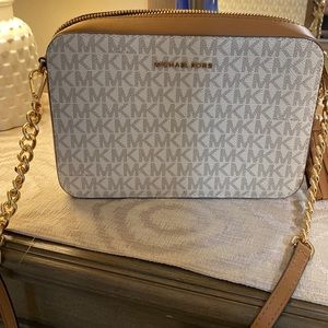 Michael Kors Monogram Crossbody! Like New!!